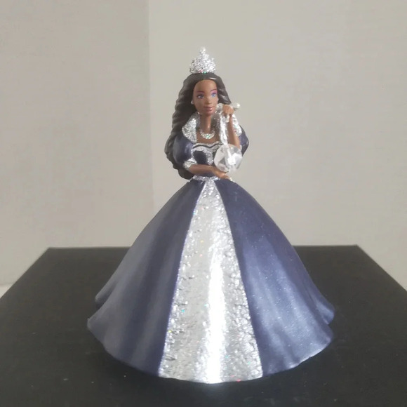 1999 Hallmark Barbie  Millennium Princess Keepsake Tree Ornament. - Picture 1 of 6